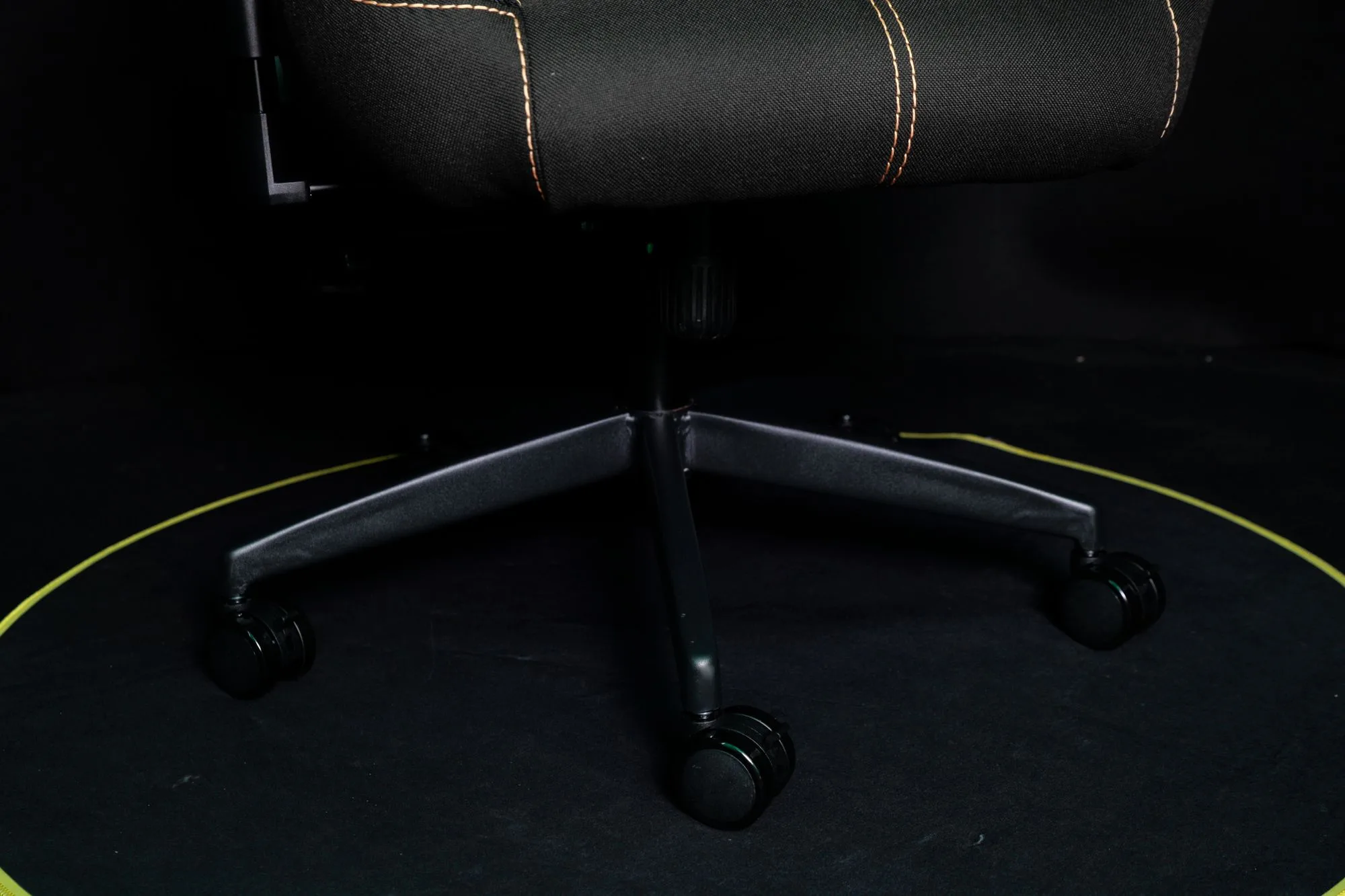 Kilitli tekerlek ( 5 adet ) Kilitli tekerlek ( 5 adet )